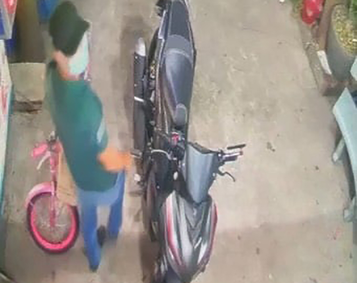 Công an Bình Dương treo thưởng 100 triệu đồng người báo tin hung thủ đâm bác sĩ - 2