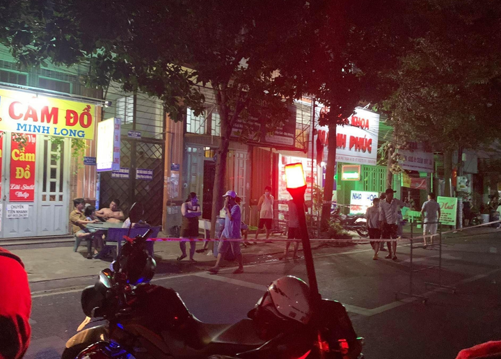 Công an Bình Dương treo thưởng 100 triệu đồng người báo tin hung thủ đâm bác sĩ - 1