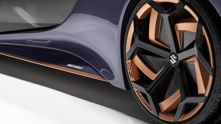 Ngắm siêu xe mui trần lấy cảm hứng từ mô tô của Suzuki - 5