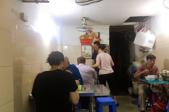 Quán phở đặc biệt gần nửa thế kỷ không tìm nổi miếng chanh vẫn tấp nập người ăn - 8