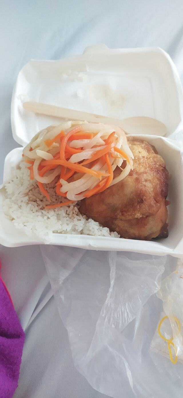 Nằm viện mà bất ngờ gặp ‘đại gia đình’ đến ở cùng, bạn trẻ lưu luyến không nỡ về - 2