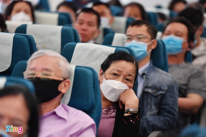 Giá vé bay thẳng TP.HCM - Hà Nội tăng mạnh - 1