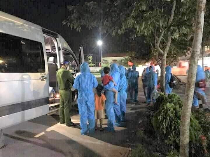 Nghệ An phong tỏa 5 thôn và 1 bệnh viện, giãn cách xã hội thị xã Hoàng Mai - 1