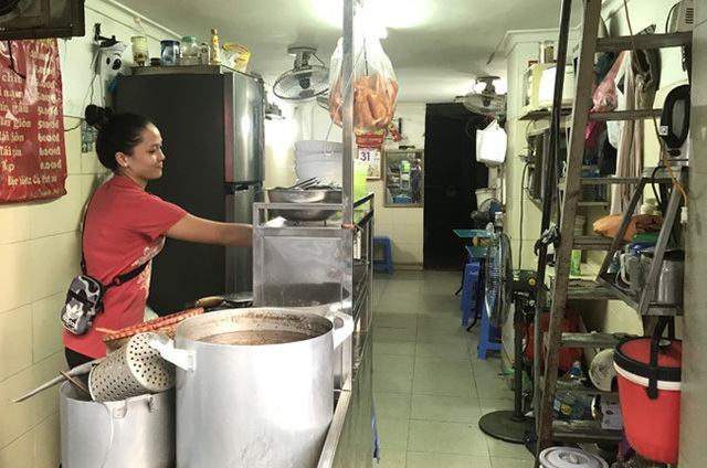 Quán phở đặc biệt gần nửa thế kỷ không tìm nổi miếng chanh vẫn tấp nập người ăn - 3