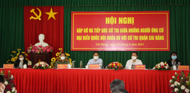 Thủ tướng: Vaccine nào cũng có phản ứng phụ, người dân đừng lo sợ - 1