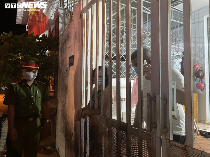 Ảnh: Đắk Lắk phong toả con hẻm có ca nghi mắc COVID-19 - 5