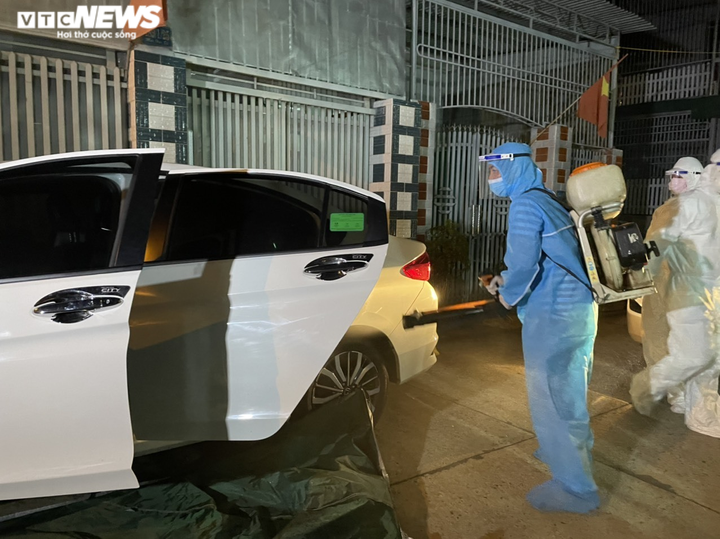 Ảnh: Đắk Lắk phong toả con hẻm có ca nghi mắc COVID-19 - 4