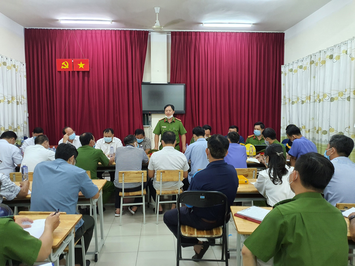 Hiện trường bên trong căn nhà cháy làm 8 người chết - 7