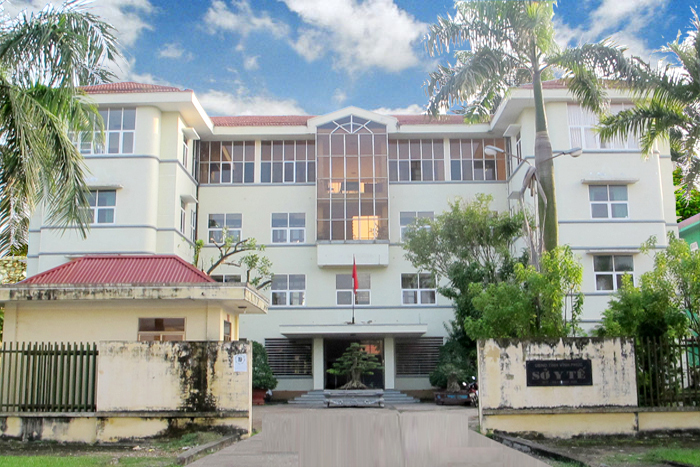 Vĩnh Phúc tạm đình chỉ PGĐ Sở Y tế, Chủ tịch huyện chậm tham mưu chống dịch - 1