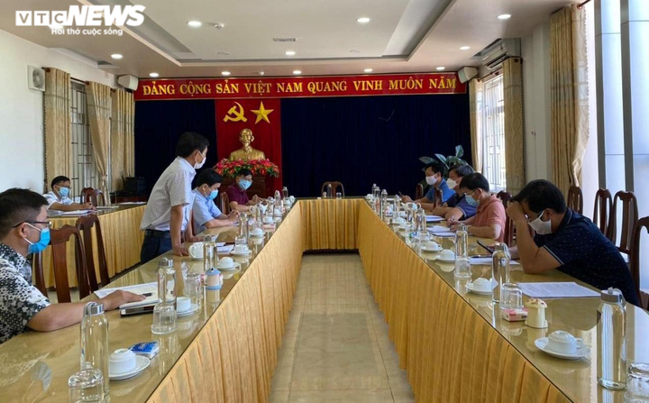 Quảng Ngãi: Thị xã Đức Phổ dừng hội nghị tiếp xúc cử tri để truy vết các ca F1 - 1