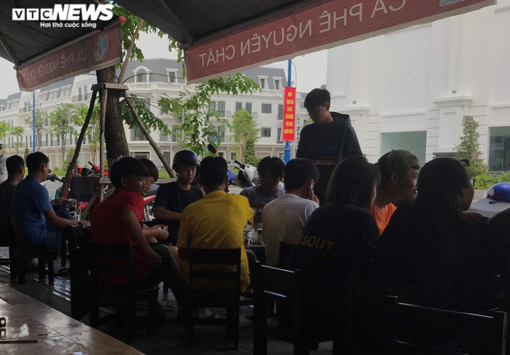 Tiền Giang: Ngày đầu giãn cách xã hội, nhiều bạn trẻ vẫn 'vô tư' vi phạm - 5