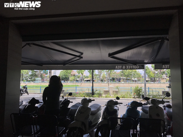 Tiền Giang: Ngày đầu giãn cách xã hội, nhiều bạn trẻ vẫn 'vô tư' vi phạm - 4