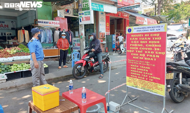 Ngày đầu Đà Nẵng áp dụng thẻ đi chợ: Ai không có thẻ, mời về! - 6