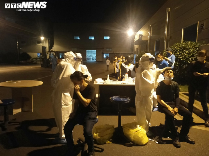 Bắc Giang: 2 công nhân KCN Vân Trung dương tính SARS-CoV-2 - 1