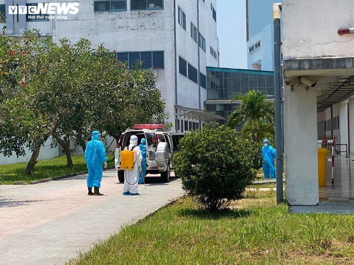 Liên quan ca mắc COVID-19, Quảng Trị và Huế phong toả nhiều nơi - 2