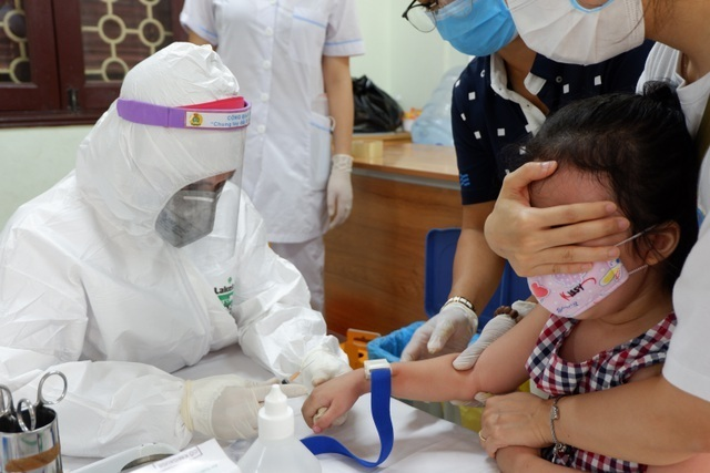 Hà Nội: 4 trường hợp dương tính SARS-CoV-2 mới là học sinh cùng lớp - 1