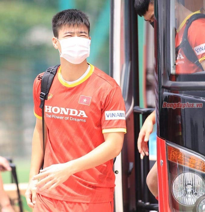 HLV Park Hang Seo yêu cầu đội tuyển Việt Nam tập giữa trưa nắng 33 độ C - 1