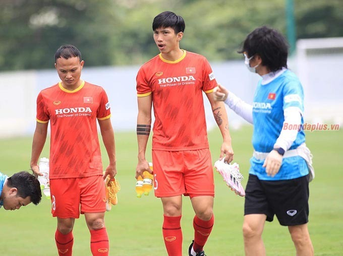 HLV Park Hang Seo yêu cầu đội tuyển Việt Nam tập giữa trưa nắng 33 độ C - 3