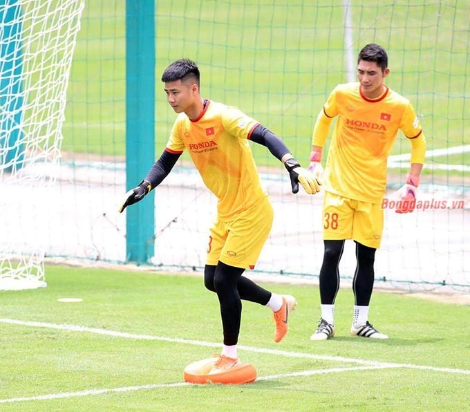 HLV Park Hang Seo yêu cầu đội tuyển Việt Nam tập giữa trưa nắng 33 độ C - 8