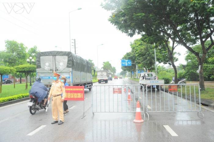 Hải Dương tạm dừng hoạt động ô tô du lịch từ 0h ngày 10/5 - 1