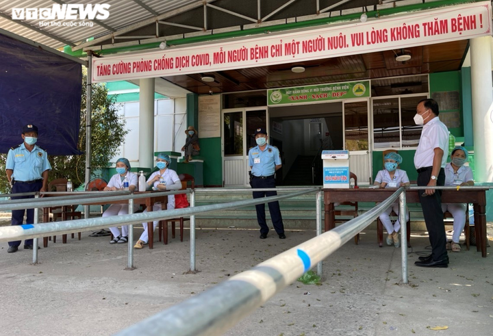 Quảng Nam xét nghiệm nhanh kháng nguyên COVID-19 cho ứng viên tiếp xúc cử tri - 1