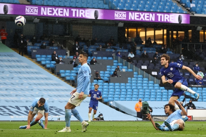 Kết quả Ngoại Hạng Anh: Thủng lưới phút bù giờ, Man City thua ngược Chelsea - 2