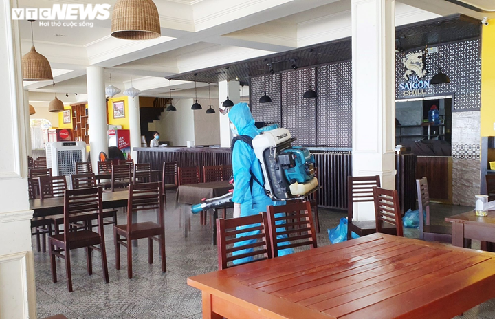 Chủ quán chè mắc COVID-19 từng dự đám cưới, giao hàng khắp các quận ở Đà Nẵng - 1