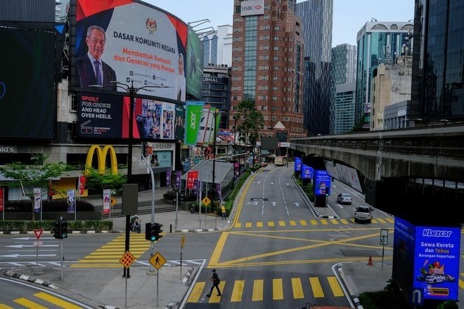 Malaysia phong tỏa toàn quốc từ 12/5 - 1