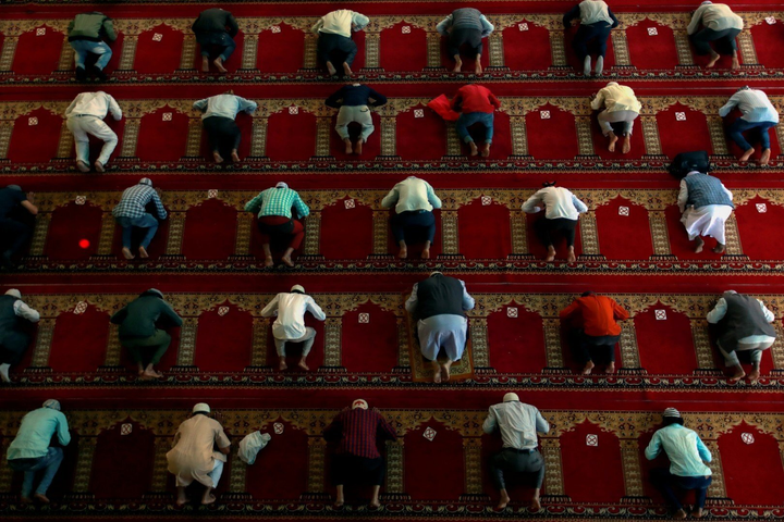 Ảnh: Nepal gần chạm mốc 400.000 ca bệnh, xe cấp cứu bỏ hoang - 2