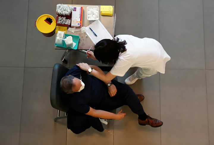 Tiêm vaccine xong cho phần lớn dân số, Israel lại lo ngại vì các biến chủng mới - 1