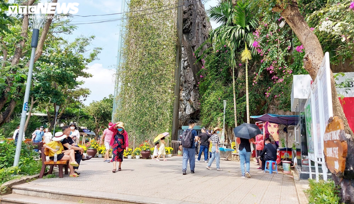 Các khách sạn Đà Nẵng lại đóng cửa, thiệt hại không thể tính bằng tiền - 1