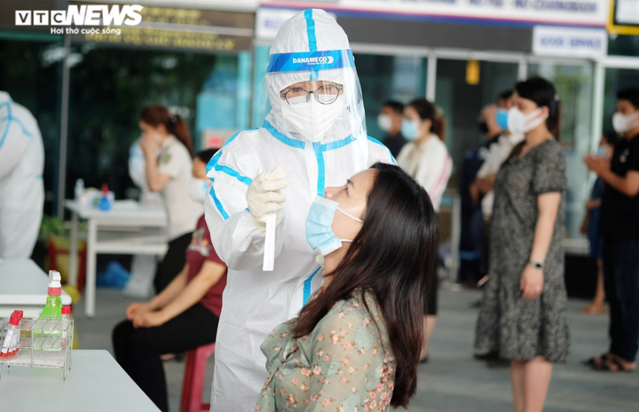Nữ công nhân ở Đà Nẵng dương tính SARS-CoV-2, chưa rõ nguồn lây - 1