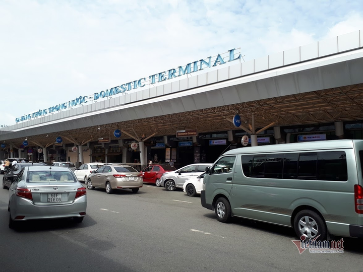 Bộ Tài chính từ chối đề xuất giảm 50% lệ phí trước bạ ô tô - 1