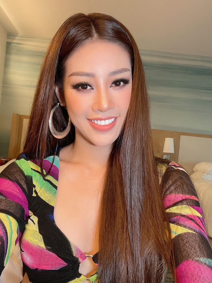 Hoa hậu Khánh Vân khoe eo con kiến trong ngày tập đầu tiên ở Miss Universe - 3