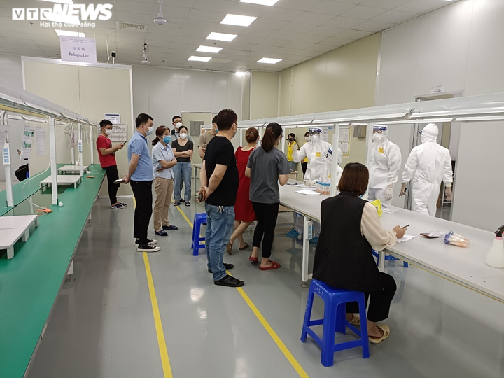 Bắc Giang: Giãn cách xã hội huyện Lục Nam để truy vết COVID-19 - 2