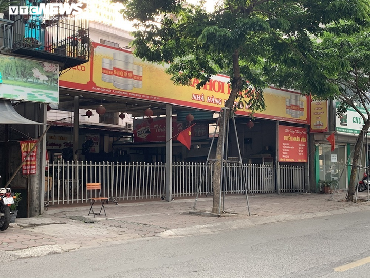 Cận cảnh loạt quán bia lớn ở Hà Nội 'vườn không nhà trống' giữa mùa hốt bạc - 5