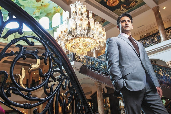 Cuộc sống xa hoa của tỷ phú vaccine Ấn Độ - 2