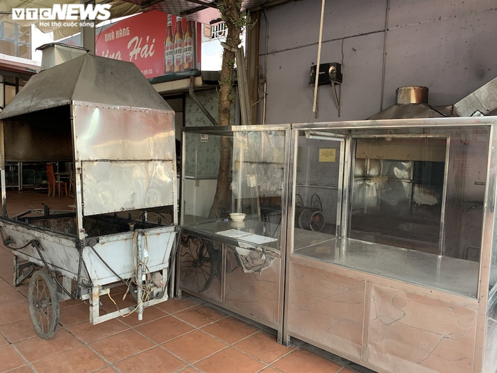 Cận cảnh loạt quán bia lớn ở Hà Nội 'vườn không nhà trống' giữa mùa hốt bạc - 7