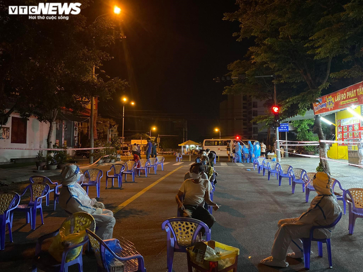 30 ca nghi mắc COVID-19, Đà Nẵng phong tỏa khẩn cấp khu công nghiệp trong đêm - 3