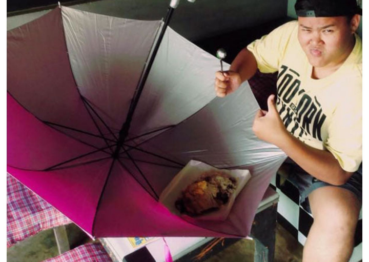 'Hú hồn' cách bày thức ăn của các hàng quán, vợt cá hay ky rác cũng không tha - 8