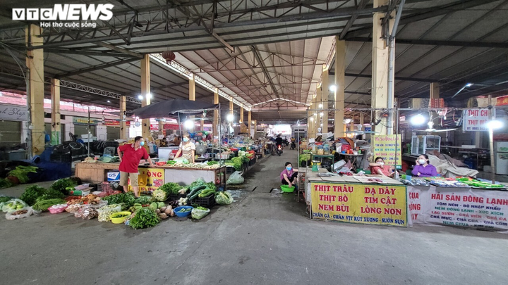 Ổ dịch lớn nhất Bắc Ninh vắng lặng chưa từng thấy trong cao điểm chống COVID-19 - 9