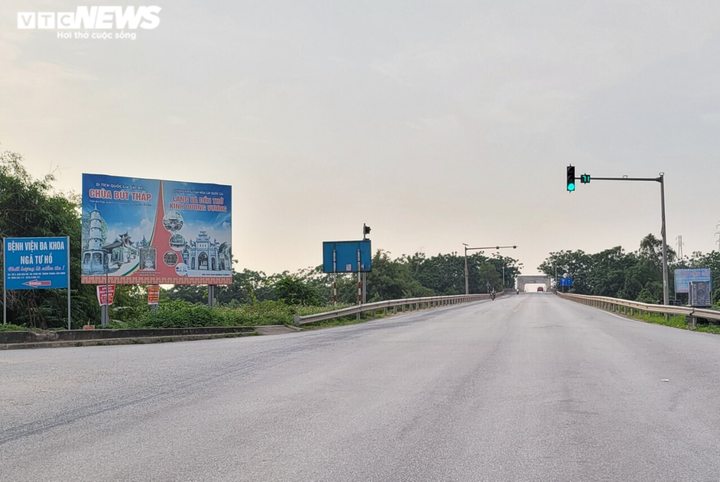 Ổ dịch lớn nhất Bắc Ninh vắng lặng chưa từng thấy trong cao điểm chống COVID-19 - 2