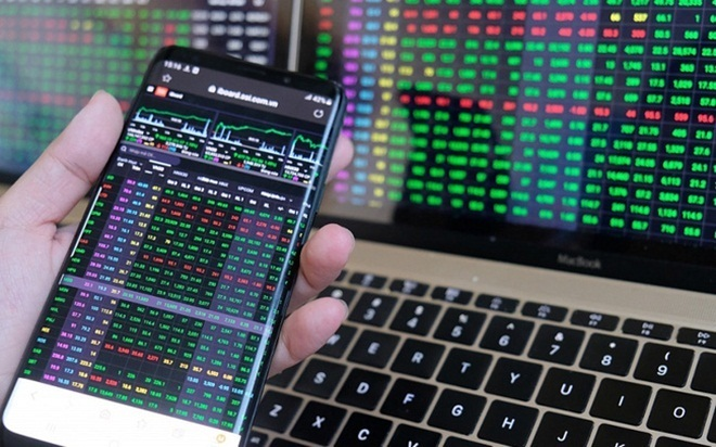 Bùng nổ cuối phiên, VN-Index đảo chiều ngoạn mục - 1