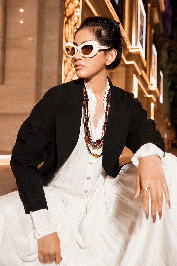 Trương Thị May khoe loạt kính hàng hiệu khi vào hè - 1