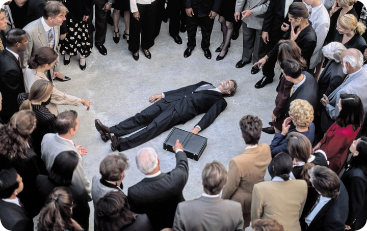 Hiệu ứng 'Người ngoài cuộc': Lý do khiến đám đông thấy người bị nạn mà không cứu - 4