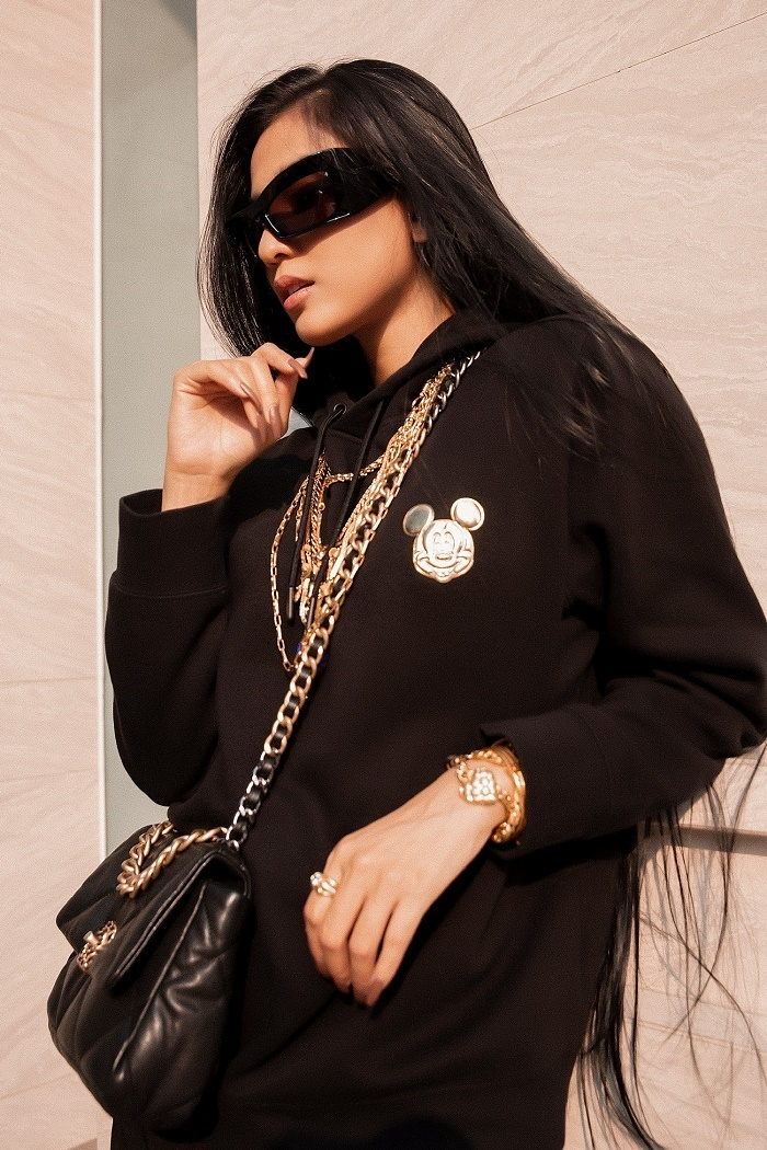 Trương Thị May khoe loạt kính hàng hiệu khi vào hè - 6