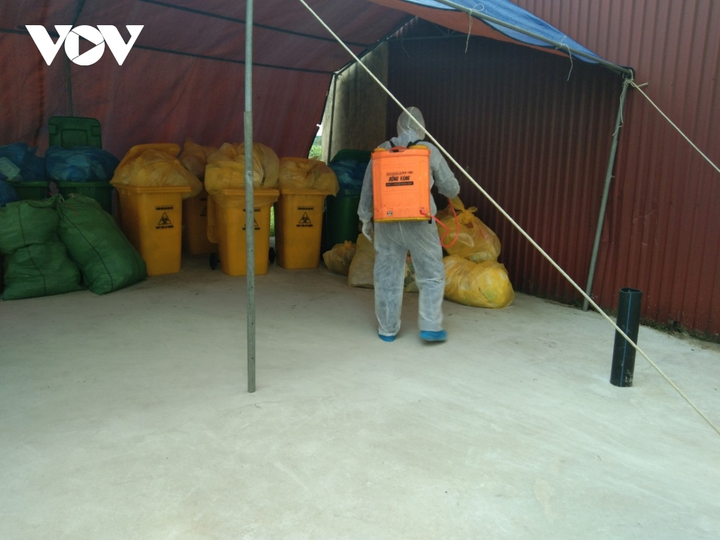 Rác trong các khu cách ly, phong tỏa ở tâm dịch Bắc Ninh được xử lý thế nào? - 4