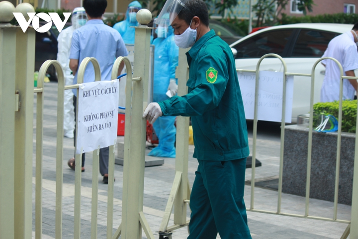 Phong tỏa 2 chung cư có 2 ca mắc COVID-19 là F1 của Giám đốc Hacinco - 4