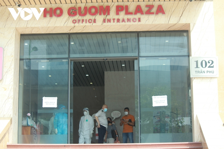 Phong tỏa 2 chung cư có 2 ca mắc COVID-19 là F1 của Giám đốc Hacinco - 10