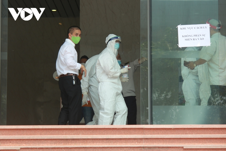 Phong tỏa 2 chung cư có 2 ca mắc COVID-19 là F1 của Giám đốc Hacinco - 11